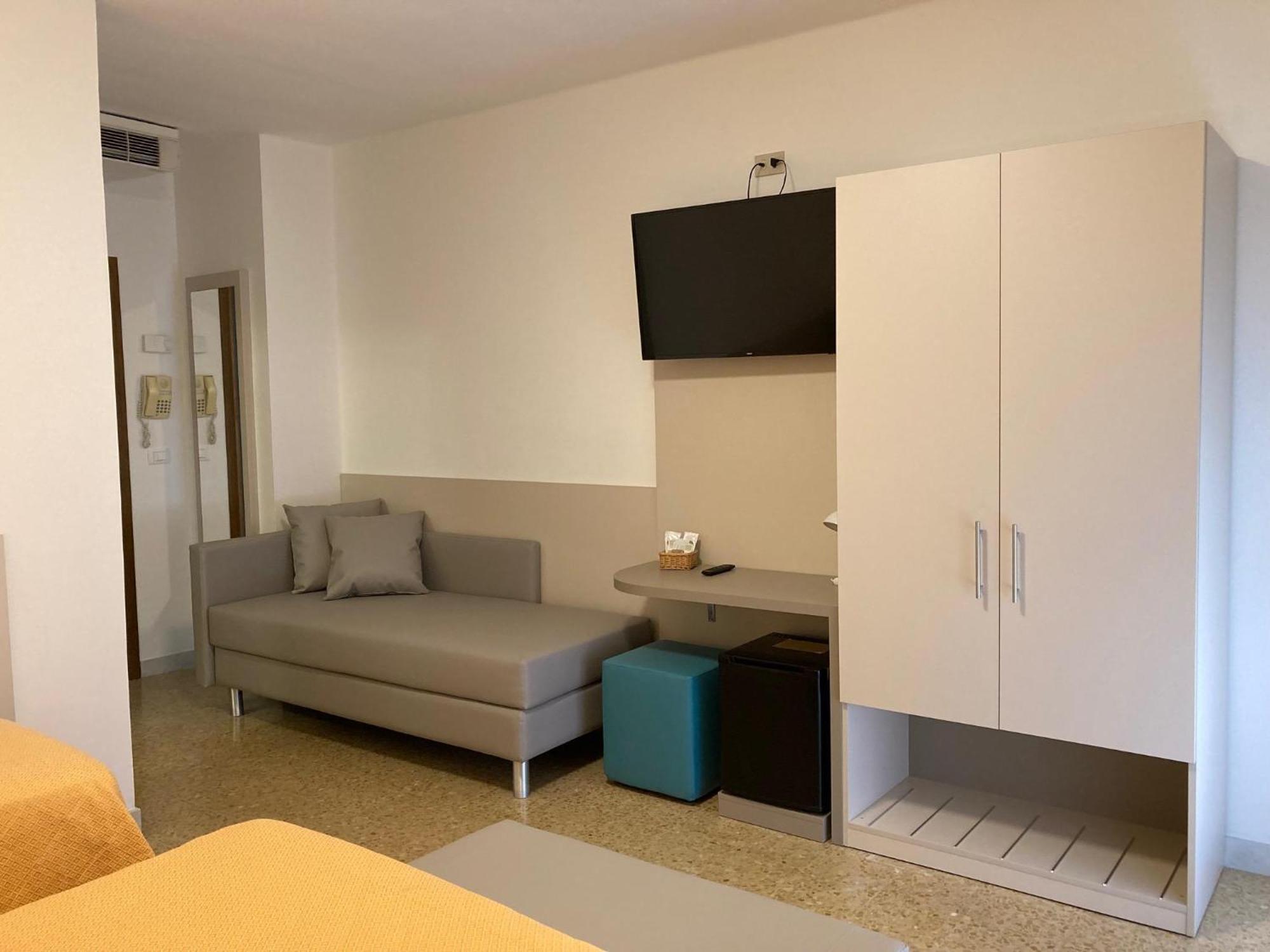 Hotel Giacomazzo Caorle Bagian luar foto