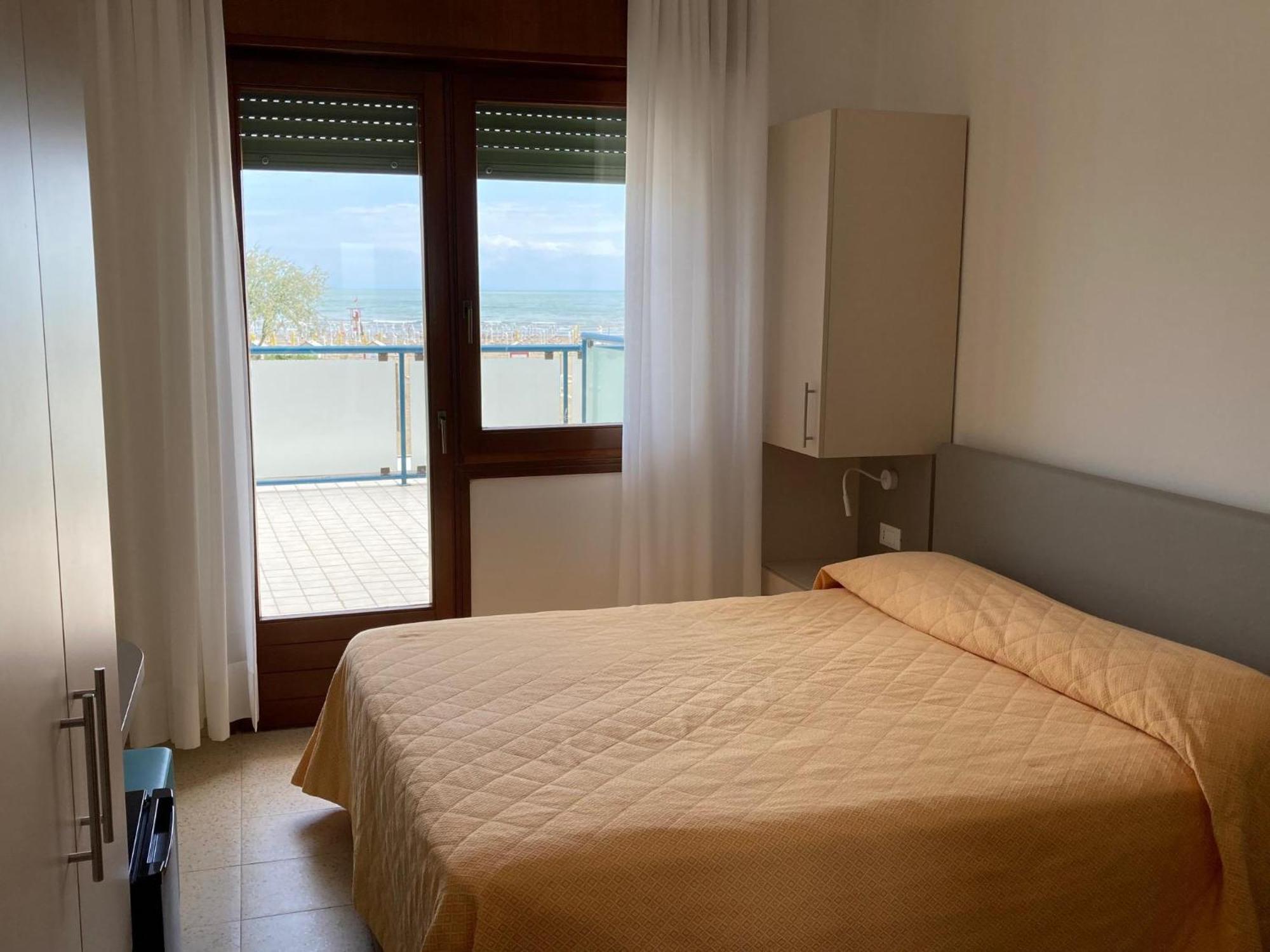 Hotel Giacomazzo Caorle Bagian luar foto