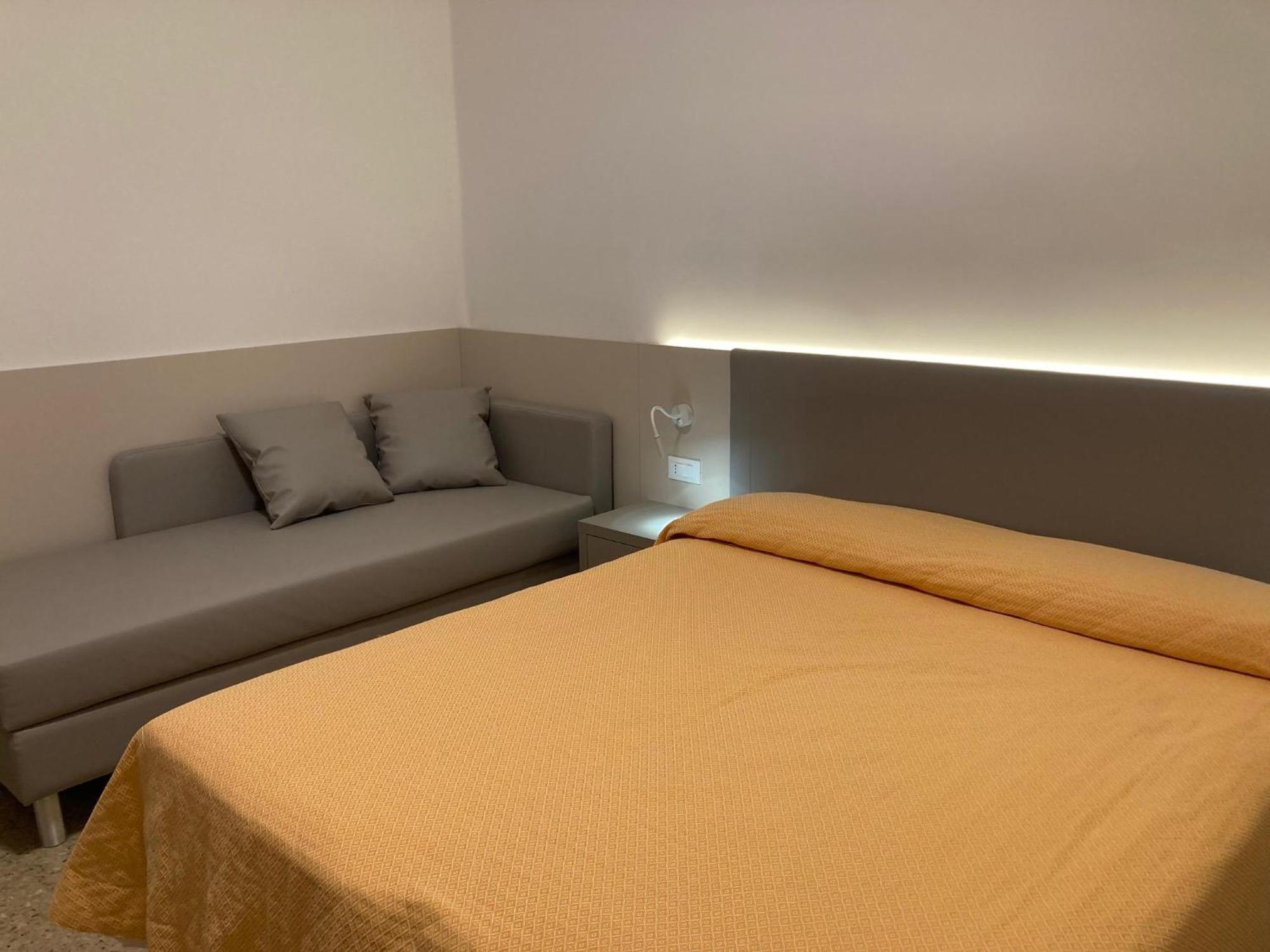 Hotel Giacomazzo Caorle Bagian luar foto