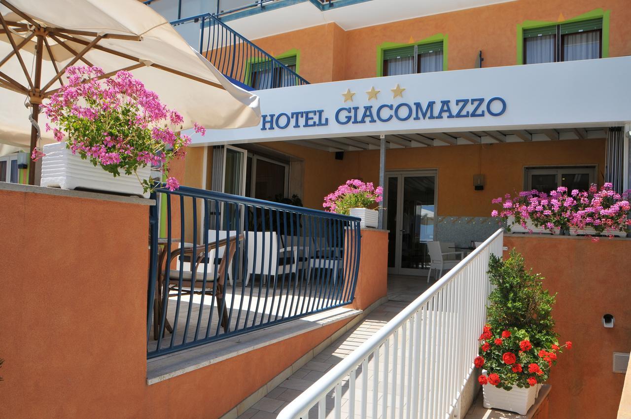 Hotel Giacomazzo Caorle Bagian luar foto